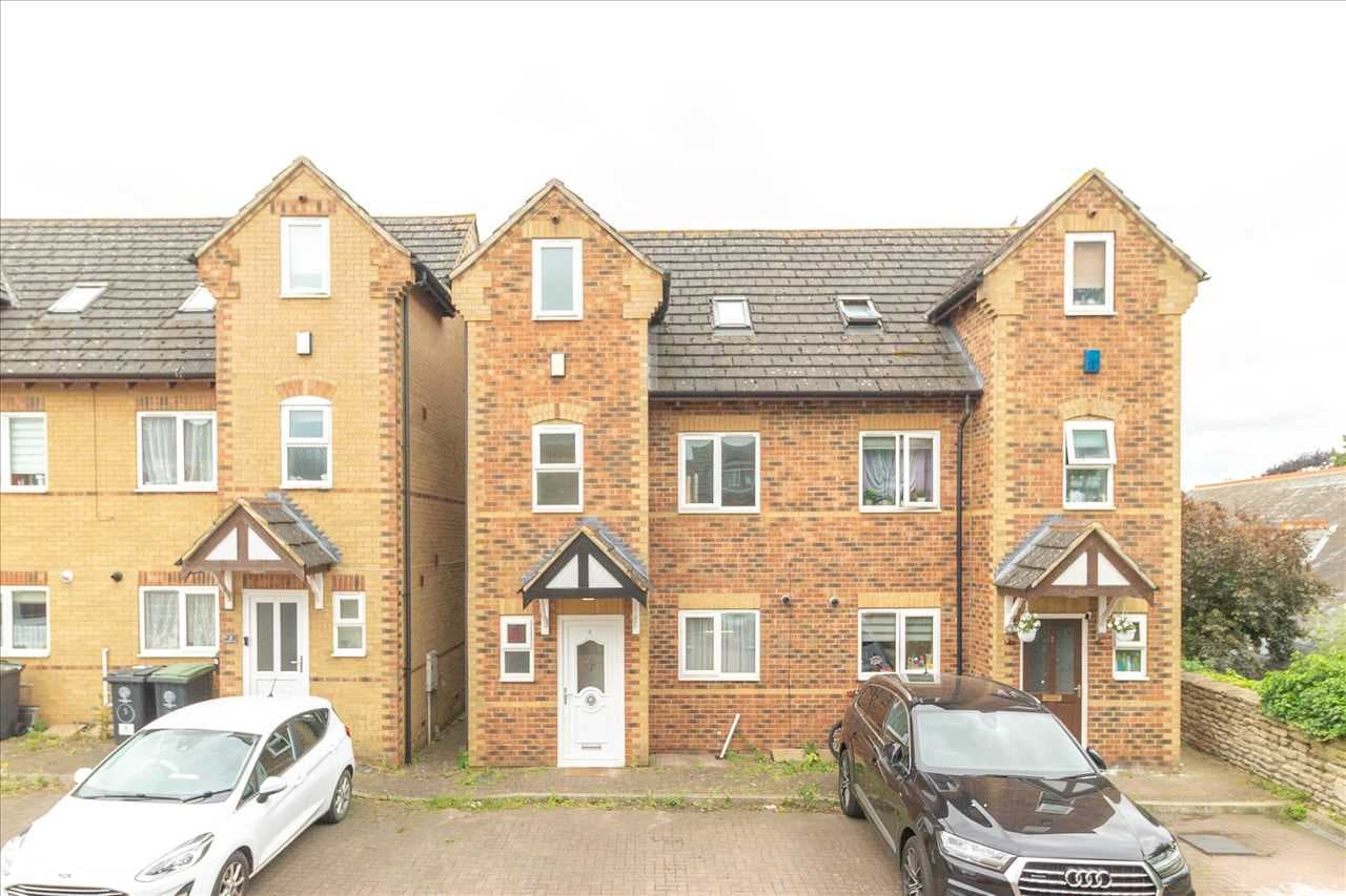 Christine Court, Raunds, NN9 6NZ
