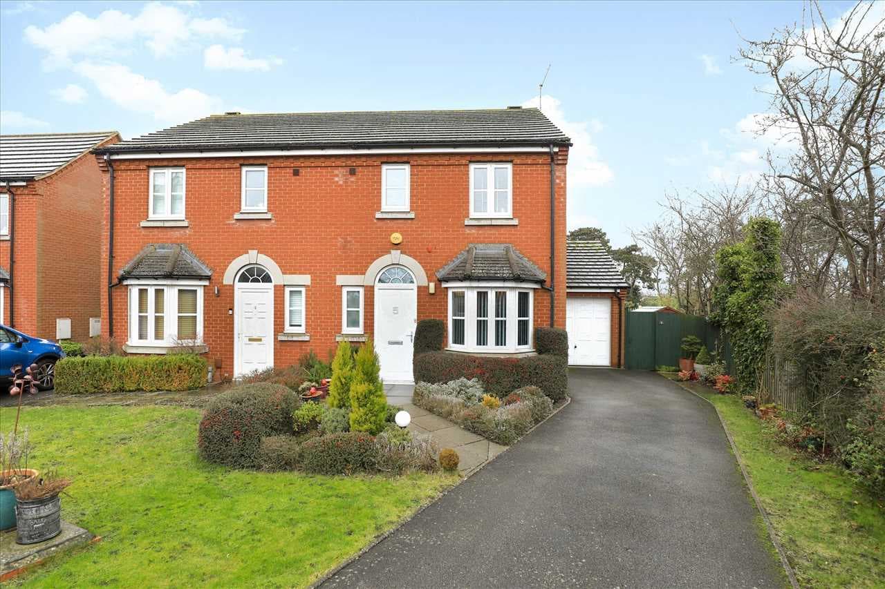 York Close, Burton Latimer, Burton Latimer, Northamptonshire, NN15 5NX