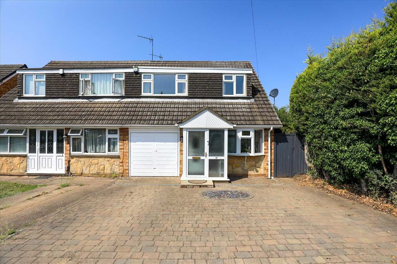Fitzwilliam Drive, Barton Seagrave, Barton Seagrave, Northamptonshire, NN15 6RG