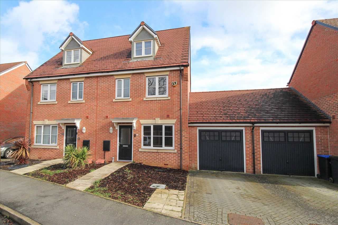 Oak Grove, Northampton, Northamptonshire, NN3 3JR