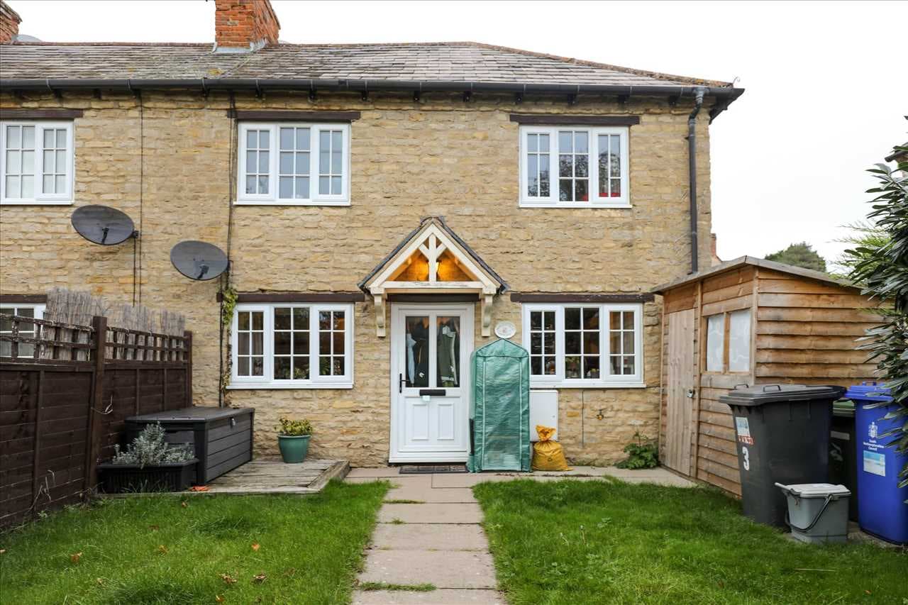 Honeysuckle Cottage, Ashton, Northants, NN7 2PP