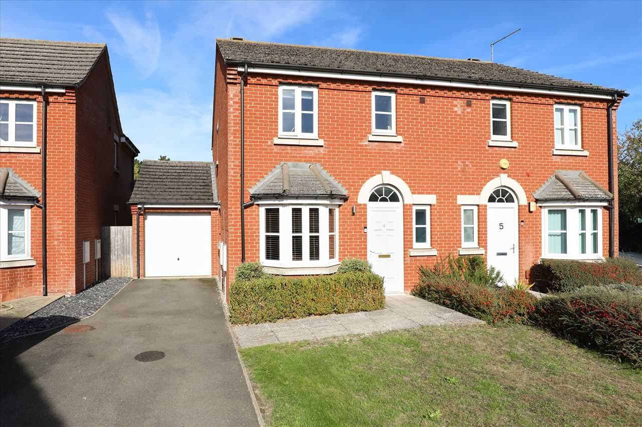 York Close, Burton Latimer, Burton Latimer, Northamptonshire, NN15 5NX