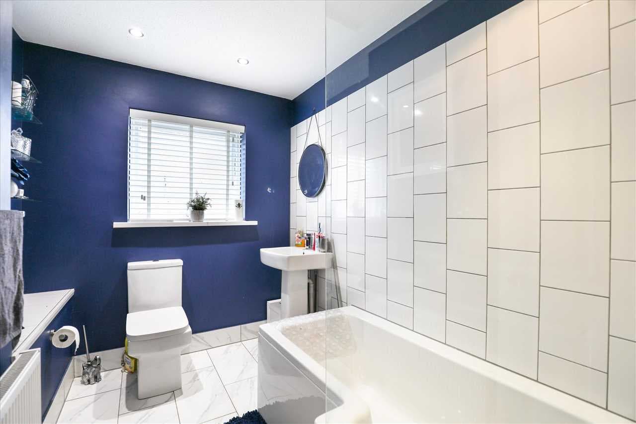 Chepstow Close, Kettering, Kettering, Northamptonshire, NN15 5EP