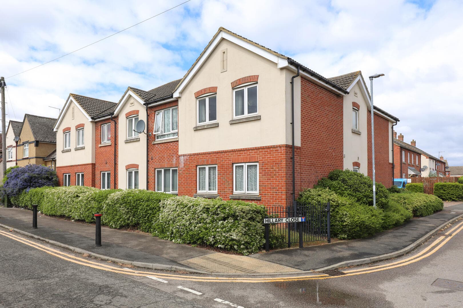 Hillary Close, Burton Latimer, Kettering, NN15 5FF